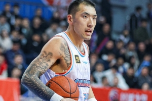 基本被弃用！陶汉林出战5分22秒 3中0仅仅得到1板1帽